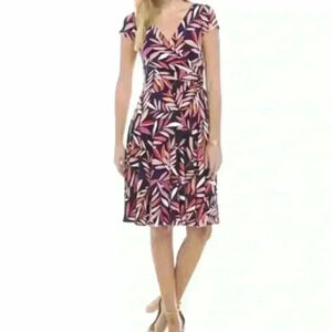 Maggie London Multicolor V Neck Cap Sleeve Wrap Dress Size 6